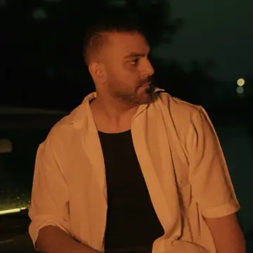 کاور Farhad Manesh