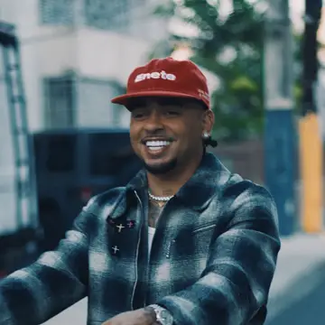 کاور Ozuna
