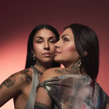 کاور Krewella