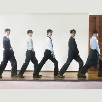 کاور MONSTA X