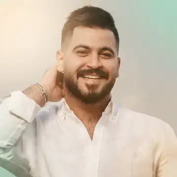 کاور Mahmood AlGhiath