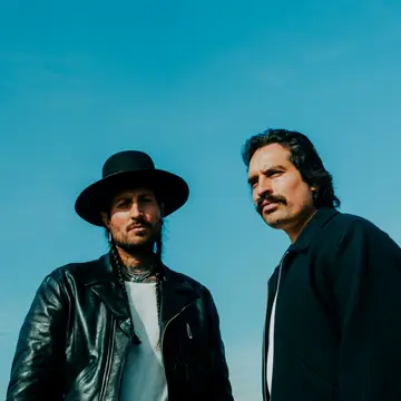 کاور Hermanos Gutiérrez