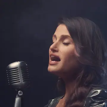 کاور Idina Menzel
