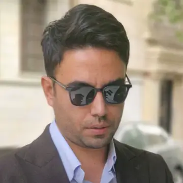 کاور Mostafa Arman