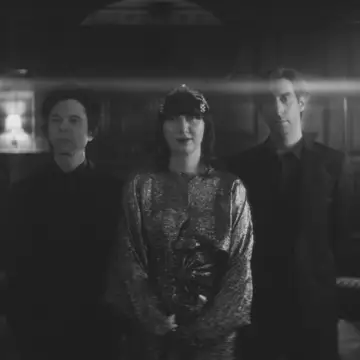 کاور Yeah Yeah Yeahs