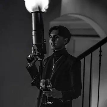 کاور Franco Aurelio