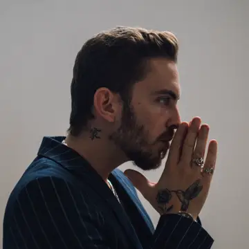کاور Dennis Lloyd