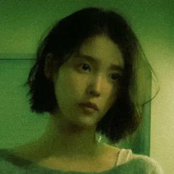 کاور IU
