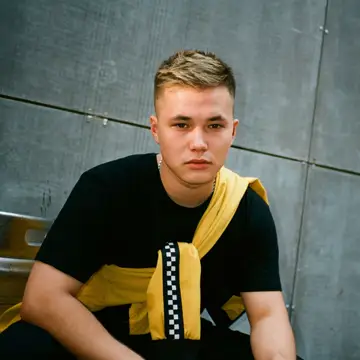 کاور IVAN VALEEV