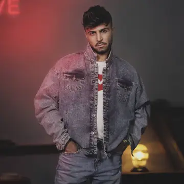 کاور Bade To