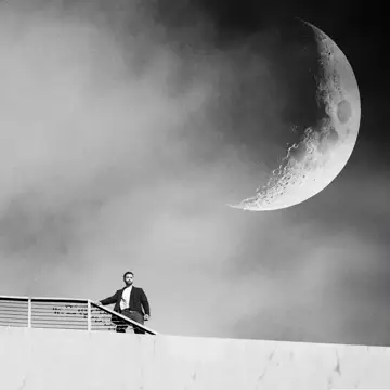 کاور Kisses on the Moon