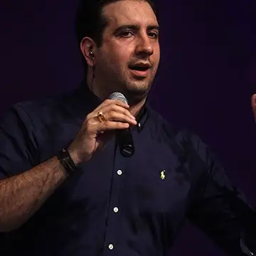 کاور آهنگ Iran 2 از امید حاجیلی